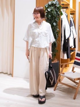 「BAYFLOW（ベイフロー）のリネンタックワイドパンツ（その他パンツ、ホワイト系）」を使った、momokaさん（レディース・159cm）の春コーディネート