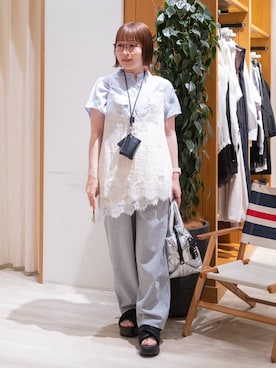 「BAYFLOW（ベイフロー）の[ショートとロングで選べる着丈]シアーワークシャツ（シャツ/ブラウス、ブルー系）」を使った、momokaさん（レディース・159cm）の夏コーディネート