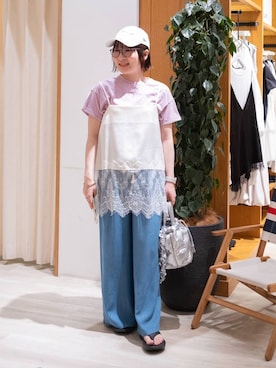 「NEW ERA（ニューエラ）の【HEREIAM】NEW ERA(ニューエラ）／LONG VISOR（撥水）（キャップ、ホワイト系）」を使った、momokaさん（レディース・159cm）の春コーディネート