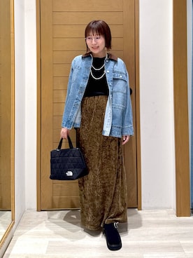 「アイテム（スリッポン）」を使った、momokaさん（レディース・159cm）の秋コーディネート
