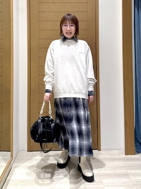 「アイテム（スウェット）」を使った、momokaさん（レディース・159cm）の秋コーディネート