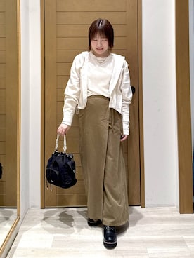 「BAYFLOW（ベイフロー）のコードHDマルチポケショルダー（ハンドバッグ）」を使った、momokaさん（レディース・159cm）の秋コーディネート