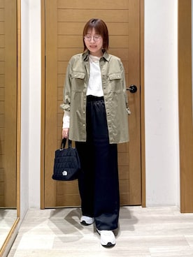 「THE NORTH FACE（ザノースフェイス）のアイテム（トートバッグ）」を使った、momokaさん（レディース・159cm）の秋コーディネート