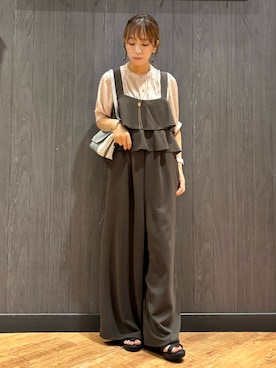 「アイテム（サロペット/オーバーオール、ブラウン系）」を使った、meiさん（レディース・153cm）の秋コーディネート