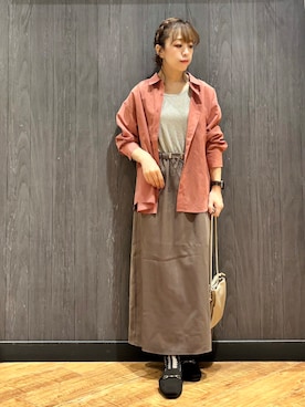 「SHOO・LA・RUE（シューラルー）の【通気性〇/S-LL/洗濯機可】大人のきちんとベーシックシャツ（シャツ/ブラウス、オレンジ系）」を使った、meiさん（レディース・153cm）の夏コーディネート