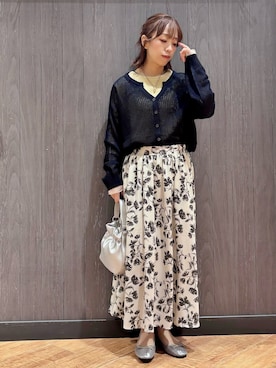 「SHOO・LA・RUE（シューラルー）の【洗濯機可/S-LL】キーネックでこなれ見え　ざっくり編みカーディガン（カーディガン/ボレロ、ブルー系）」を使った、meiさん（レディース・153cm）の春コーディネート