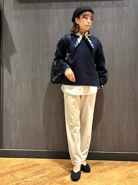 「SHOO・LA・RUE（シューラルー）の【洗濯機可/S-LL】抜け感ある着こなしに 金ボタン付き スポンディッシュ クルーネックニット（ニット/セーター、ブルー系）」を使った、meiさん（レディース・153cm）の秋コーディネート