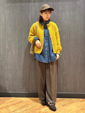 「SHOO・LA・RUE（シューラルー）の【S-LL】ゆるもこ シャギーニットカーディガン（カーディガン/ボレロ、イエロー系）」を使った、meiさん（レディース・153cm）の秋コーディネート