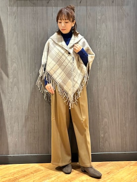 「アイテム（ポンチョ）」を使った、meiさん（レディース・153cm）の秋コーディネート