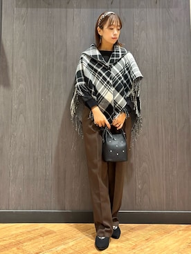 「アイテム（ポンチョ）」を使った、meiさん（レディース・153cm）の秋コーディネート