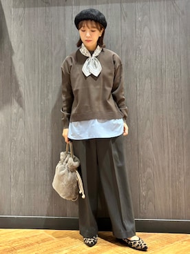 「アイテム（バンダナ/スカーフ、グレー系）」を使った、meiさん（レディース・153cm）の秋コーディネート