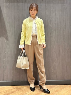 「SHOO・LA・RUE（シューラルー）の【洗濯機可/S-LL/アンサンブル可】パールボタンが上品　配色カーディガン（カーディガン/ボレロ、イエロー系）」を使った、meiさん（レディース・153cm）の春コーディネート
