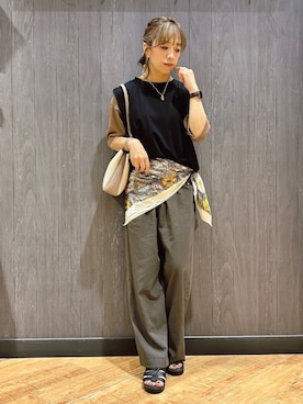 「SHOO・LA・RUE（シューラルー）の【UVカット/接触冷感】とろみタックノースリーブトップス（Tシャツ/カットソー、ブラック系）」を使った、meiさん（レディース・153cm）の夏コーディネート