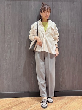 「SHOO・LA・RUE（シューラルー）の【洗濯後シワになりにくい/UV】フラップポケットシャツ（シャツ/ブラウス、ベージュ系）」を使った、meiさん（レディース・153cm）の春コーディネート