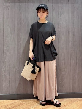 「SHOO・LA・RUE（シューラルー）の【セットアップ可/S-LL/洗濯機可】麻調タックスカーチョパンツ（その他パンツ、イエロー系）」を使った、meiさん（レディース・153cm）の春コーディネート