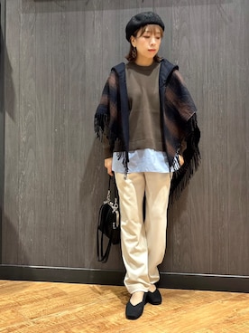 「SHOO・LA・RUE（シューラルー）の【リバーシブル】チェック×無地ケープ（ストール/ショール、ブルー系）」を使った、meiさん（レディース・153cm）の秋コーディネート