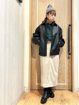 「SHOO・LA・RUE（シューラルー）のアイテム（ニットキャップ/ビーニー）」を使った、meiさん（レディース・153cm）の秋コーディネート