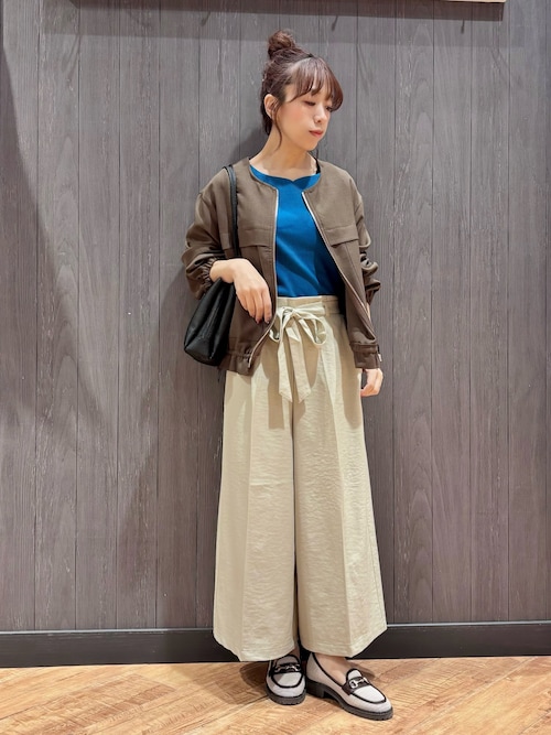 【S-LL】裾のフリルが大人かわいい　ドロストノーカラーブルゾン