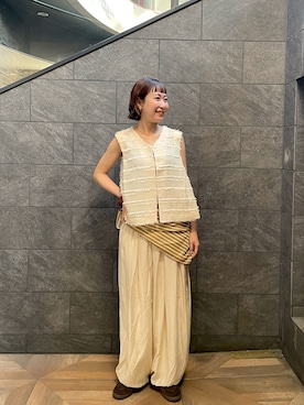 「KBF（ケイビーエフ）のシアーバルーンパンツ（その他パンツ、ホワイト系）」を使った、ゆうりさん（レディース・158cm）の春コーディネート