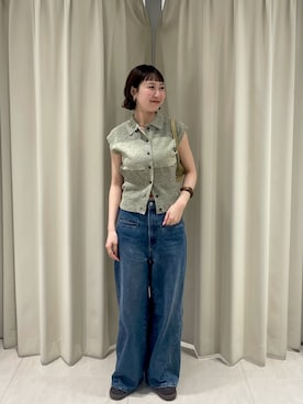 「KBF（ケイビーエフ）のスリーブレスニットシャツ（ニット/セーター、ベージュ系）」を使った、ゆうりさん（レディース・158cm）の春コーディネート