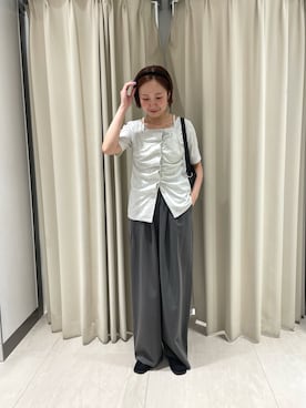 「KBF（ケイビーエフ）のパイピングイージーパンツ（その他パンツ、グレー系）」を使った、ゆうりさん（レディース・158cm）の夏コーディネート