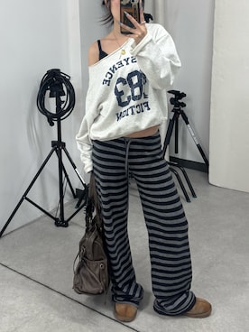 「WHO'S WHO gallery（フーズフーギャラリー）のエリオットナンバリングワンショルダースウェット（スウェット）」を使った、wwgmikiさん（レディース・158cm）の秋コーディネート