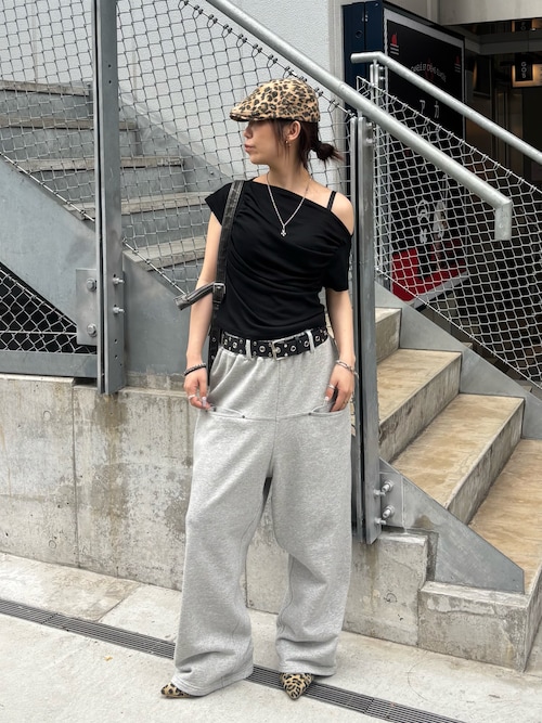 新品 ギャザーオフショル トップス ホワイト グレー ブラック ギャザーオフショル半袖トップス（Tシャツ/カットソー）｜WHO'S