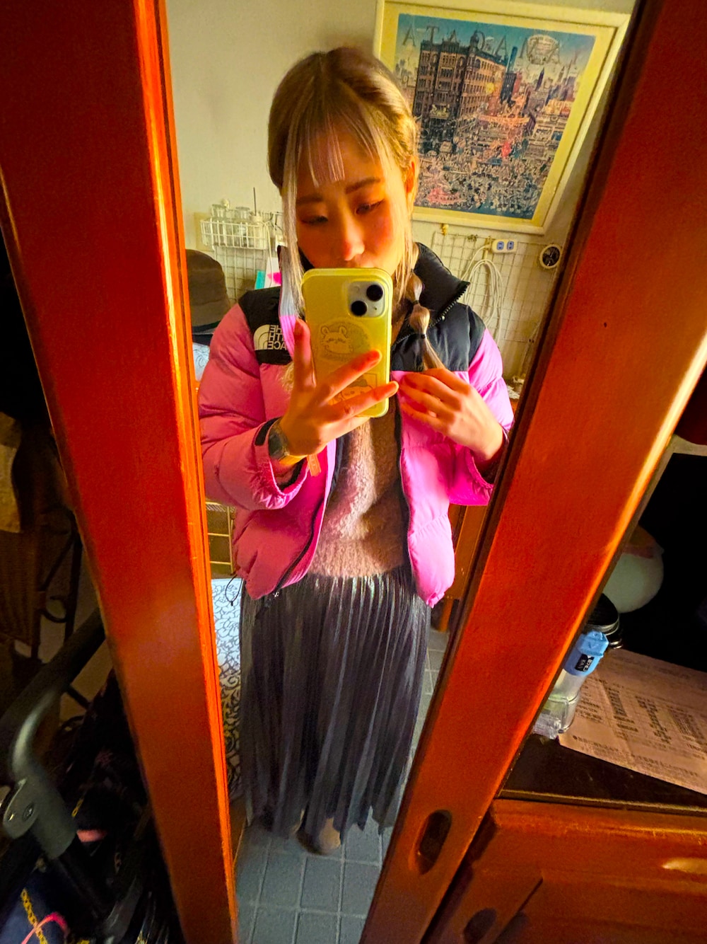 「あったかコーデ、ニットコーデ、クリスマスに着たい服、プリーツスカート、ロングスカート、ピンク」｜「MOUSSYのアイテム（ニット/セーター、ピンク系）」を使った、香桃さん（レディース・161cm）の冬コーディネートの1枚目の写真
