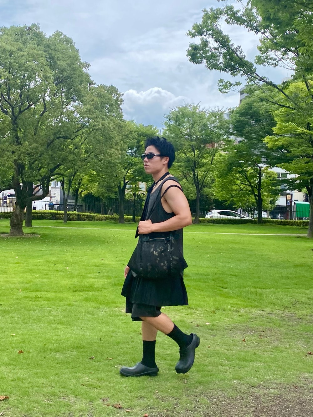 SHINYAKOZUKA（シンヤコヅカ）の「SHINYAKOZUKA/シンヤコヅカ/SINGLET