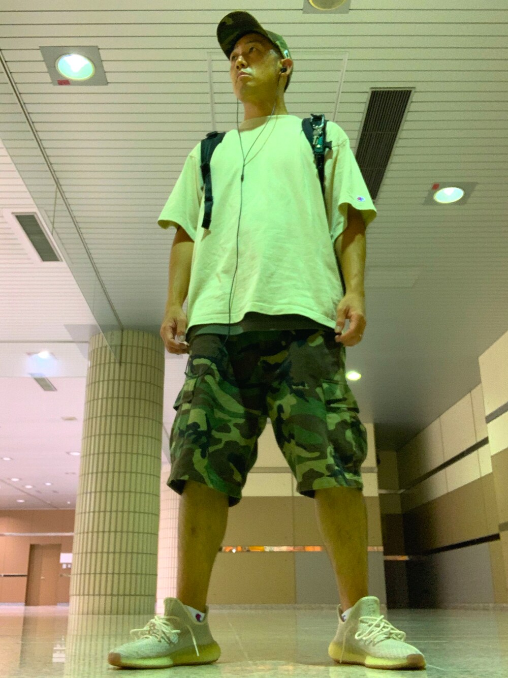 「SWAGGERのアイテム（キャップ、グリーン系）」を使った、植草ムノイズ達郎さん（メンズ・174cm）の夏コーディネートの1枚目の写真