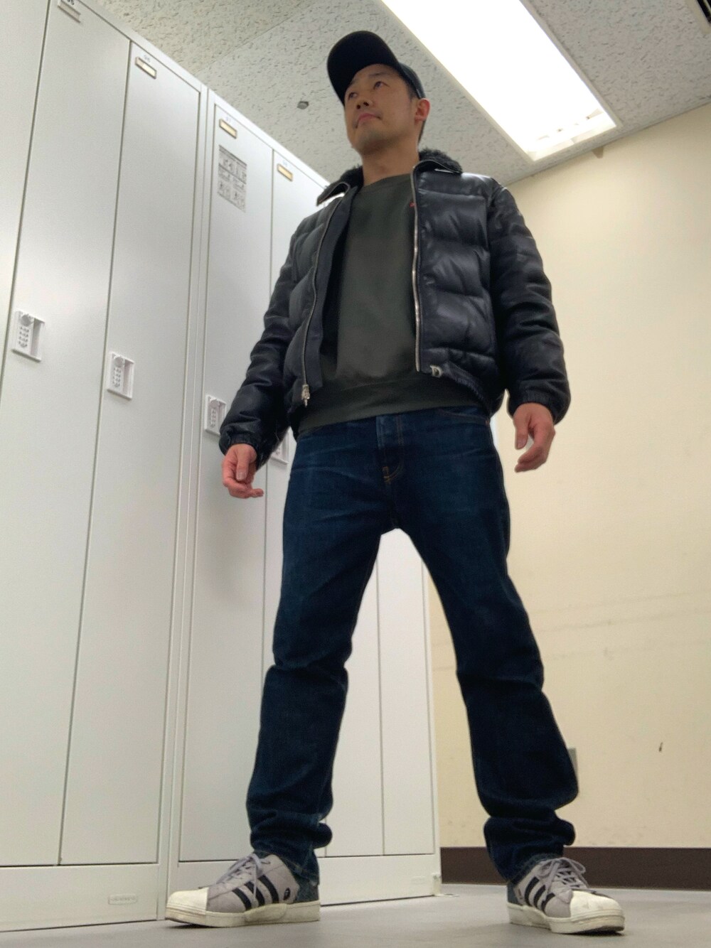 realmad HECTICのスウェットを使った人気ファッションコーディネート