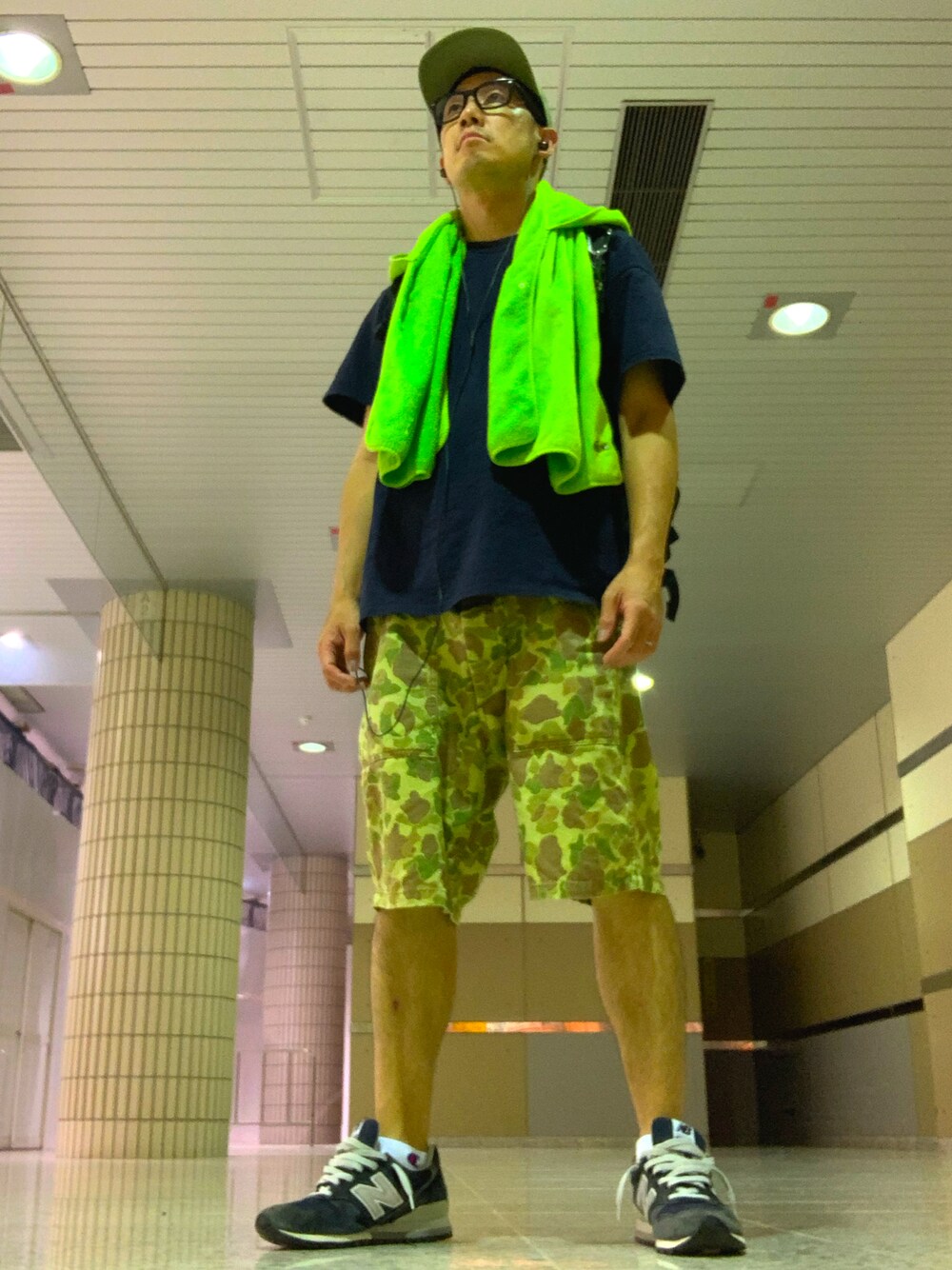 「FORTY PERCENT AGAINST RIGHTSのアイテム（キャップ、グリーン系）」を使った、植草ムノイズ達郎さん（メンズ・174cm）の夏コーディネートの1枚目の写真
