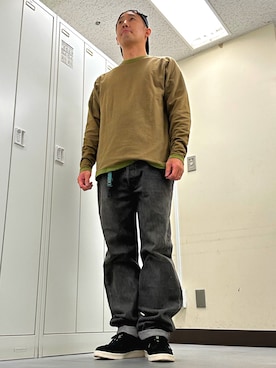 「アイテム（スニーカー）」を使った、植草ムノイズ達郎さん（メンズ・174cm・40代）の秋コーディネート