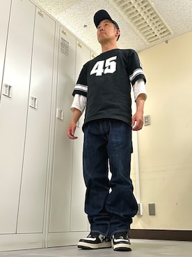 「A BATHING APE（アベイシングエイプ）のアイテム」を使った、植草ムノイズ達郎さん（メンズ・174cm）の春コーディネート