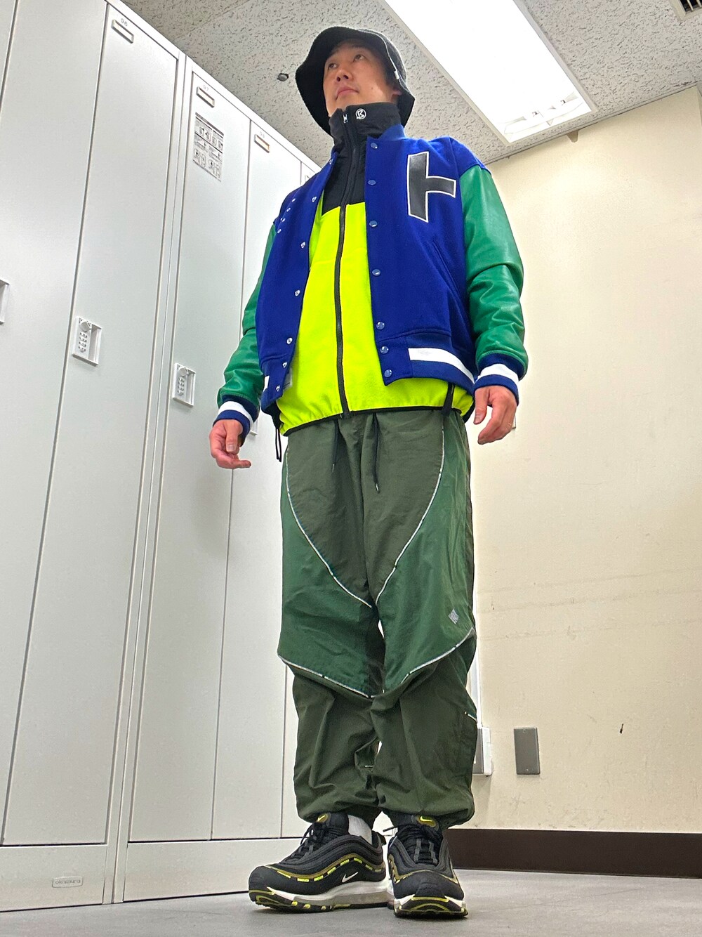 「BILLIONAIRE BOYS CLUBのアイテム（ハット、ブラック系）」を使った、植草ムノイズ達郎さん（メンズ・174cm）の冬コーディネートの1枚目の写真
