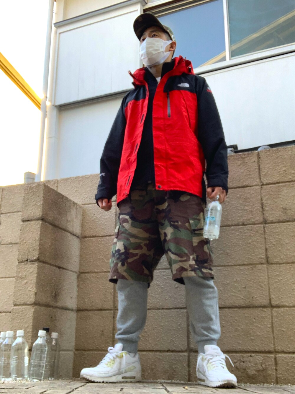 「SWAGGERのアイテム（キャップ、グリーン系）」を使った、植草ムノイズ達郎さん（メンズ・174cm）の冬コーディネートの1枚目の写真
