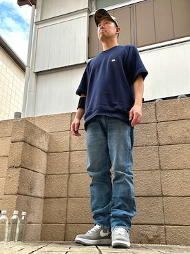「bivouacのアイテム（スウェット、ブルー系）」を使った、植草ムノイズ達郎さん（メンズ・174cm）の春コーディネート
