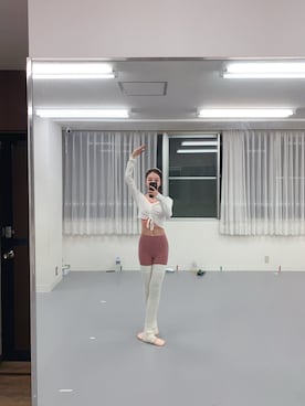 「アイテム（レギンス/スパッツ）」を使った、神林真里さん（レディース・167cm）の冬コーディネート