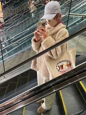 「ボア」｜「アイテム（スリッポン）」を使った、AMOさん（レディース・168cm）の冬コーディネート