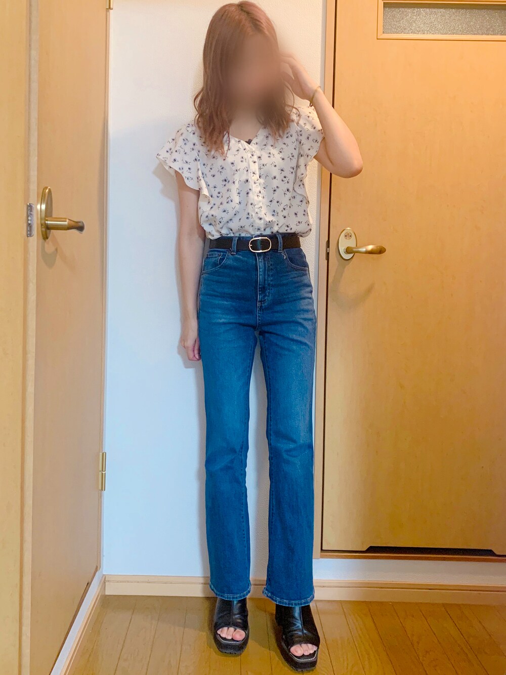 「フレアデニム、花柄、花柄ブラウス、大人かわいい、GU、ootd、デニム」｜「GUのアイテム（シャツ/ブラウス、その他）」を使った、あむさん（レディース・160cm）の夏コーディネートの1枚目の写真