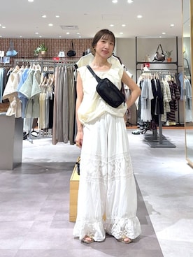 「LOWRYS FARM（ローリーズファーム）の２ＷＡＹバルンノースリーブ 1049041（シャツ/ブラウス、ホワイト系）」を使った、たっきー❁⃘さん（レディース・149cm）の夏コーディネート