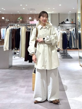 「LOWRYS FARM（ローリーズファーム）のギャザーワイドイージーパンツ　288508（その他パンツ、ホワイト系）」を使った、たっきー❁⃘さん（レディース・149cm）の春コーディネート