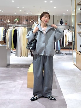 「LOWRYS FARM（ローリーズファーム）のカットイージーコクーンパンツ　292362（スウェットパンツ、グレー系）」を使った、たっきー❁⃘さん（レディース・149cm）の春コーディネート