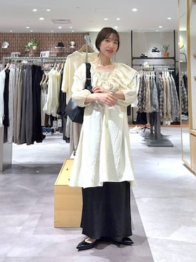 「LOWRYS FARM（ローリーズファーム）のストレッチサテンスカート　 290120（スカート、ブラック系）」を使った、たっきー❁⃘さん（レディース・149cm）の春コーディネート
