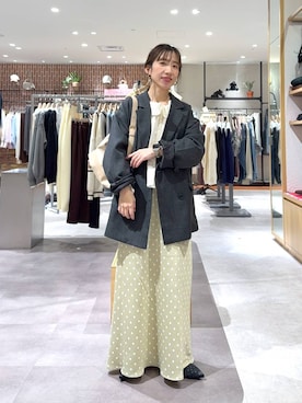 「LOWRYS FARM（ローリーズファーム）のストレッチサテンスカート　 290120（スカート、ベージュ系）」を使った、たっきー❁⃘さん（レディース・149cm）の春コーディネート