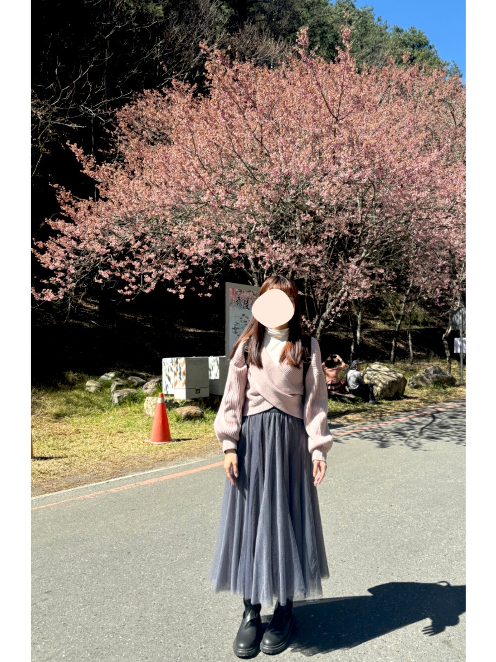 「大人かわいい、春カラー、春コーデ、桜、休みコーデ、INGNI、GU、Taiwan、Taichung、高身長女子、おしゃれさんと繋がりたい」｜「INGNIのリブクロスニット（ニット/セーター、ピンク系）」を使った、Yunさん（レディース・166cm）の冬コーディネートの1枚目の写真