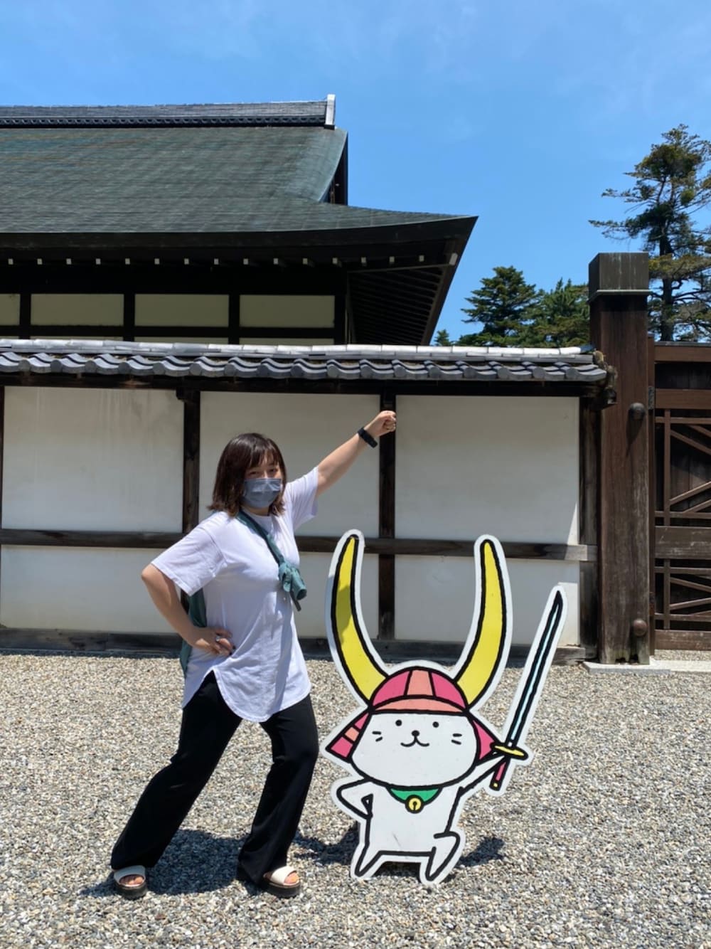 「彦根城、ひこにゃん、プチプラコーデ」｜「GUのアイテム（その他パンツ、ブラック系）」を使った、Aya Tsudukiさん（レディース・152cm）の春コーディネートの1枚目の写真
