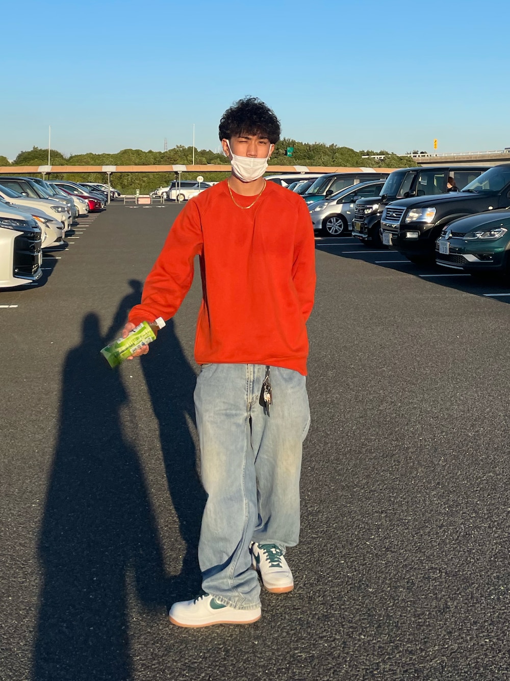 「秋服コーデ、お洒落さんとつながりたい、いいね、save、フォローお願いします🤑、carhartt、Levi's、550、NIKE、AIR FORCE 1」｜「Carhartt WIPのCHASE SWEATSHIRT（スウェット、オレンジ系）」を使った、しゅへさん（メンズ・165cm）の秋コーディネートの1枚目の写真
