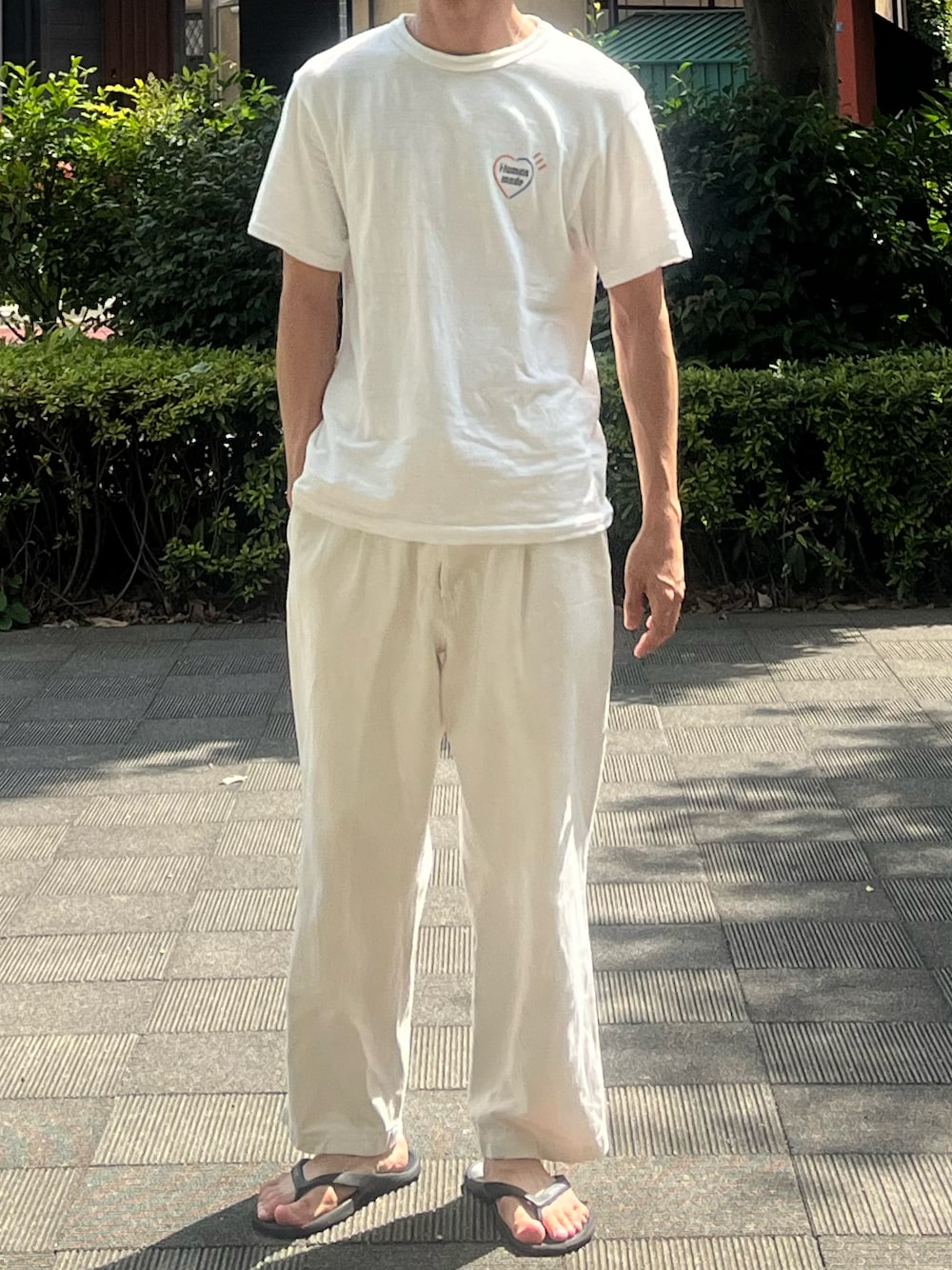 「GUのGU×studio seven シェフパンツ（その他パンツ、ホワイト系）」を使った、Takaさん（メンズ・171cm）の夏コーディネートの1枚目の写真