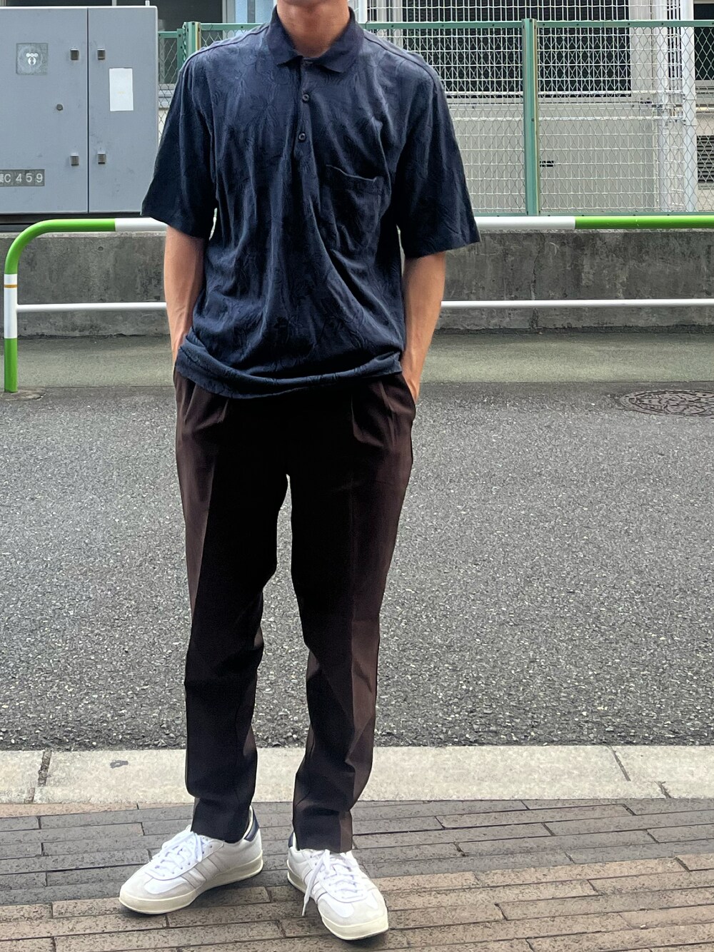 「GIVENCHYのアイテム（ポロシャツ、ブルー系）」を使った、Takaさん（メンズ・171cm）の夏コーディネートの1枚目の写真
